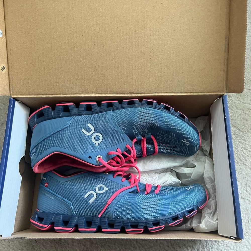 WORN ONCE! On cloud running shoes